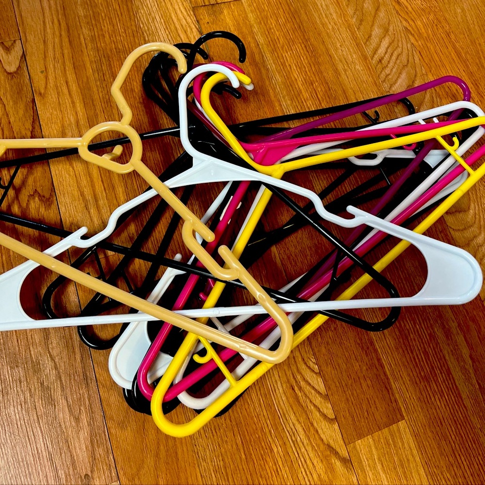 20 assorted plastic hangers - all colors